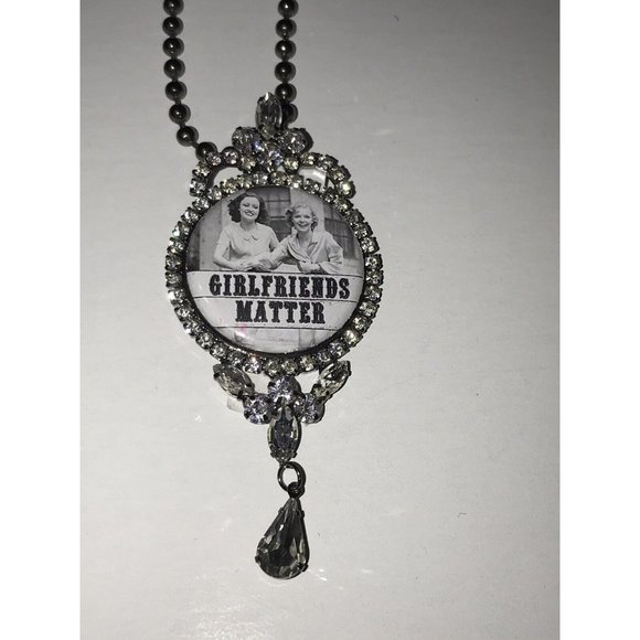 GIRLFRIENDS MATTER Adjustable Boutique Bling NECKLACE Costume Jewelry BFF Friend - Picture 3 of 13